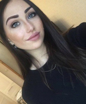 Мои услуги - настоящий оазис удовольствия. Я готова погрузить тебя в мир страсти и незабываемых ощущений. Мои возможности безграничны: фантазии, классика, эротический массаж, стриптиз и многое другое. У меня есть множество отзывов от благодарных клиентов, которые остались довольны встречей со мной. Посмотри мои фото, чтобы убедиться в этом. Жду тебя в Москве, чтобы воплотить все твои фантазии в реальность. 🔥💋 Арина
