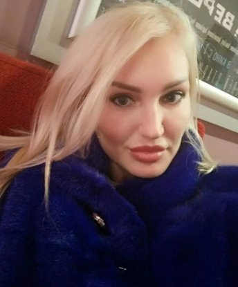Со мной ты окунешься в мир страсти, нежности и наслаждения. Будь уверен, что я с легкостью разожгу твое желание и удовлетворю все сокровенные фантазии. Я опытна и знаю, как доставить тебе незабываемое удовольствие.
💋 Мои услуги включают классический и эротический массаж, оральные ласки, глубокий минет и многое другое. Я понимаю, что каждый мужчина уникален, поэтому готова принять твои особые пожелания. Встреча со мной станет настоящим праздником для тебя.
🌟 У меня множество положительных отзывов от довольных клиентов - они говорят о моей высокой профессиональности и непревзойденной красоте. Посмотри на мои фото и убедись сам!
📍 Жду тебя в Москве, чтобы подарить тебе незабываемые мгновения нашей встречи. Не упускай возможность испытать настоящий кайф со мной. Звони прямо сейчас и ты не пожалеешь! 💋 Галина